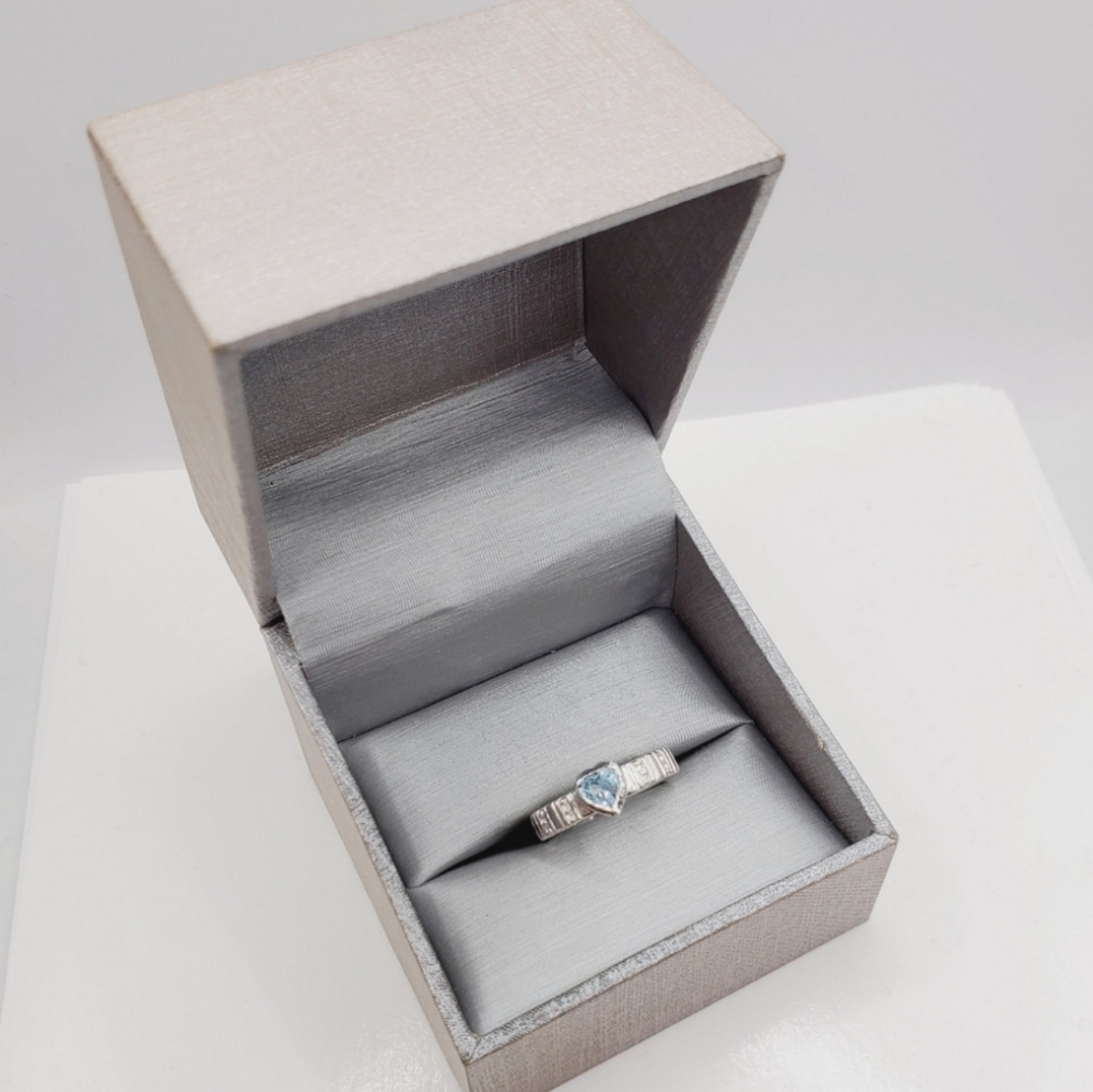 Silver Heart Ring - Picture 7 of 7